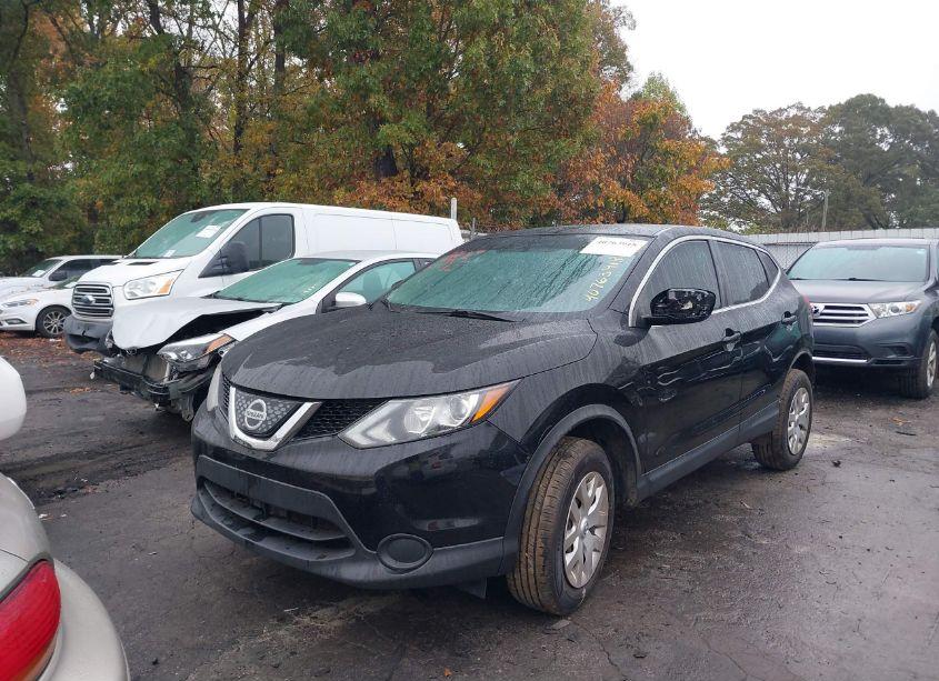 Photo 2 of 2018 Nissan Rogue SPORT S (VIN JN1BJ1CP5JW155083)