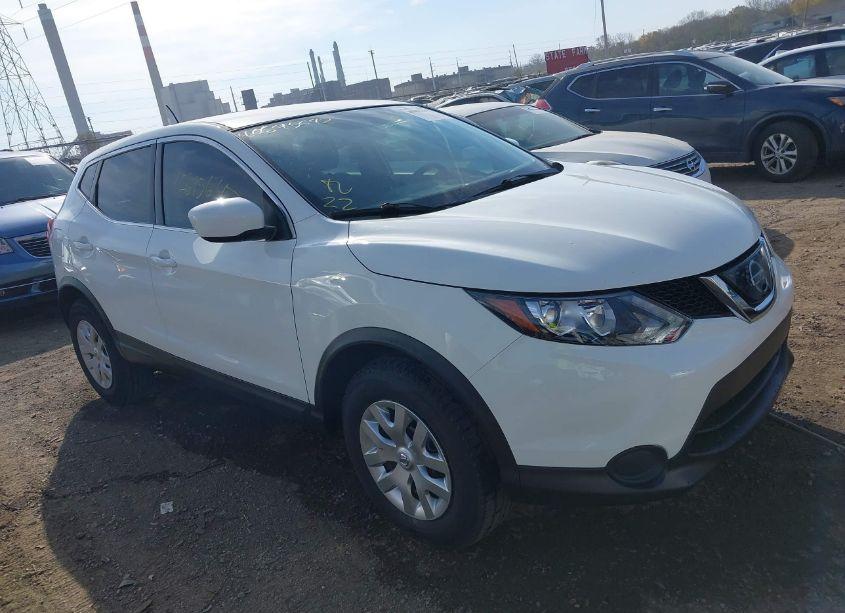 2018 Nissan Rogue SPORT S (VIN JN1BJ1CP5JW165466) main photo