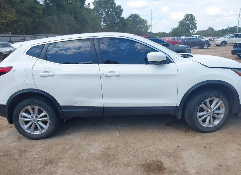 Photo 14 of 2018 Nissan Rogue SPORT S (VIN JN1BJ1CP5JW181246)