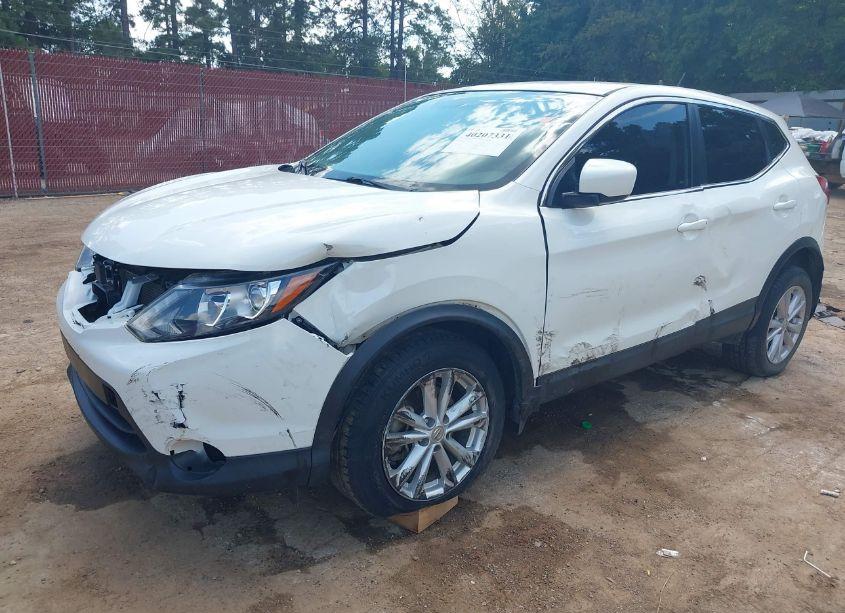 Photo 2 of 2018 Nissan Rogue SPORT S (VIN JN1BJ1CP5JW181246)