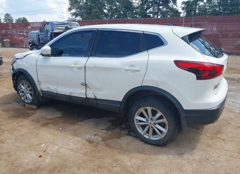 Photo 3 of 2018 Nissan Rogue SPORT S (VIN JN1BJ1CP5JW181246)