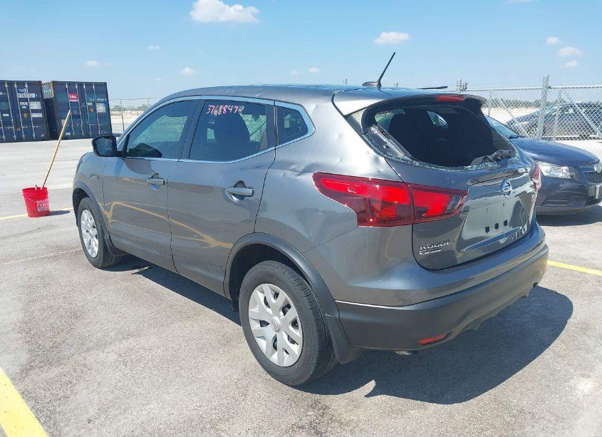 Photo 3 of 2019 Nissan Rogue SPORT S (VIN JN1BJ1CP5KW213517)
