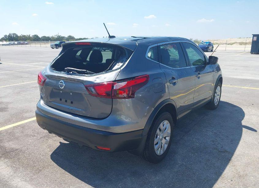 Photo 4 of 2019 Nissan Rogue SPORT S (VIN JN1BJ1CP5KW213517)