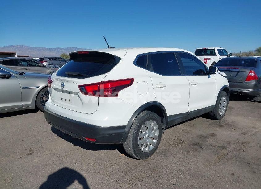 Photo 4 of 2019 Nissan Rogue SPORT S (VIN JN1BJ1CP5KW221942)