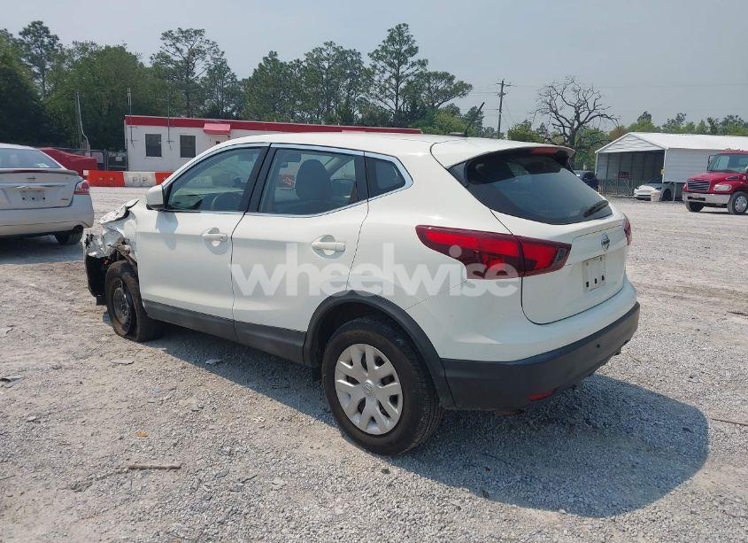 Photo 3 of 2019 Nissan Rogue SPORT S (VIN JN1BJ1CP5KW229426)