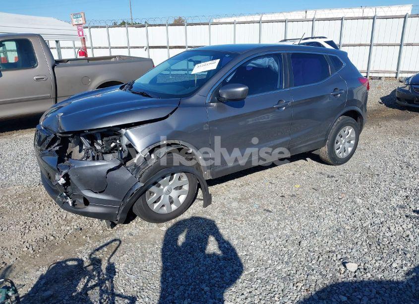 Photo 2 of 2019 Nissan Rogue SPORT S (VIN JN1BJ1CP5KW527183)