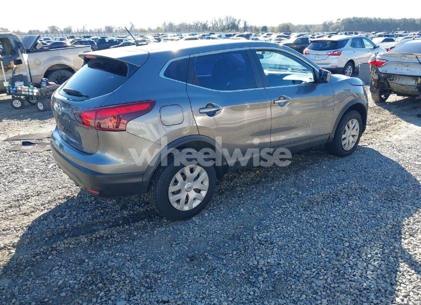 Photo 4 of 2019 Nissan Rogue SPORT S (VIN JN1BJ1CP5KW527183)
