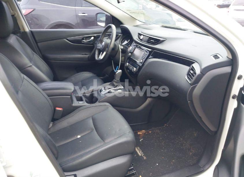 Photo 5 of 2017 Nissan Rogue SPORT SL (VIN JN1BJ1CP6HW002870)