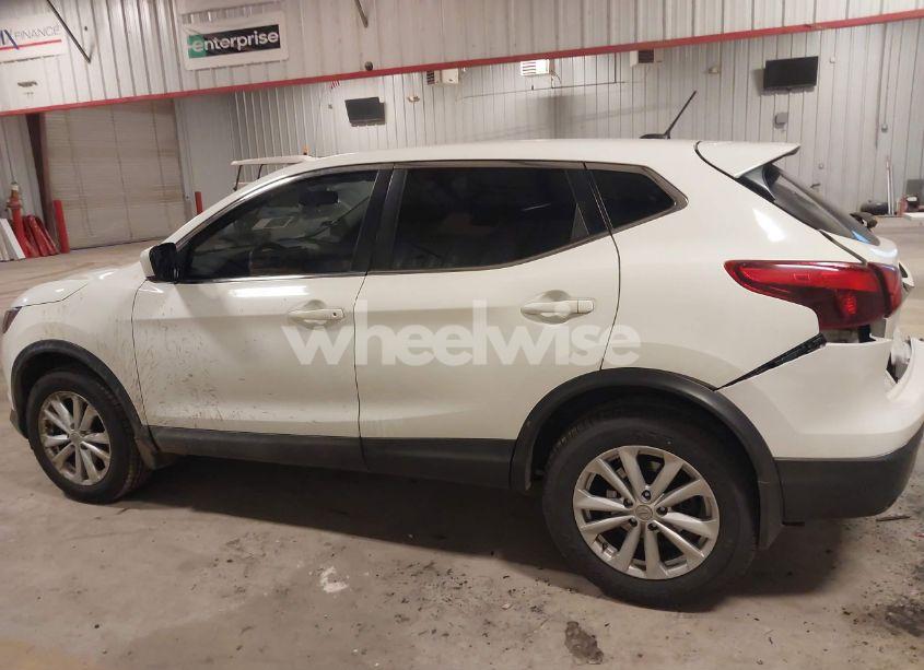 Photo 14 of 2017 Nissan Rogue SPORT S (VIN JN1BJ1CP6HW010757)