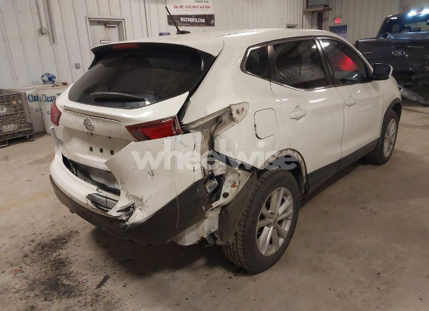 Photo 4 of 2017 Nissan Rogue SPORT S (VIN JN1BJ1CP6HW010757)