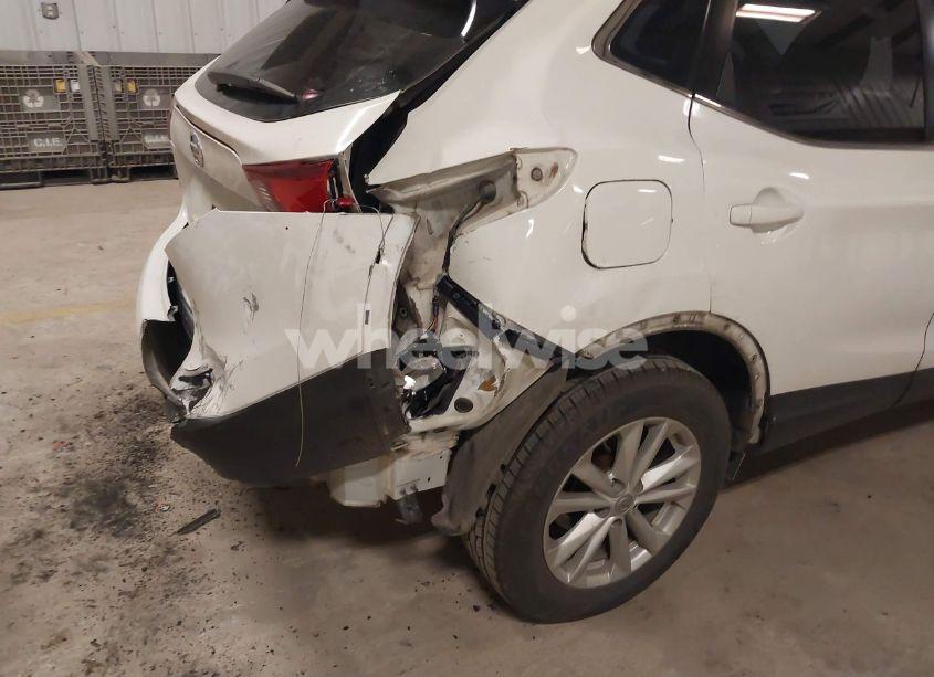 Photo 6 of 2017 Nissan Rogue SPORT S (VIN JN1BJ1CP6HW010757)