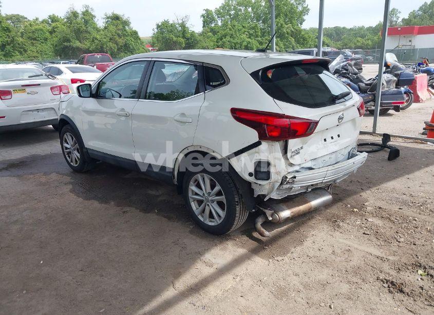 Photo 3 of 2017 Nissan Rogue SPORT S (VIN JN1BJ1CP6HW020012)