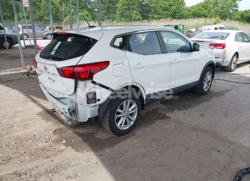 Photo 4 of 2017 Nissan Rogue SPORT S (VIN JN1BJ1CP6HW020012)