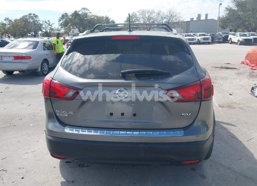 Photo 17 of 2018 Nissan Rogue SPORT SV (VIN JN1BJ1CP6JW100688)