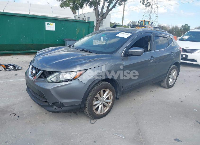 Photo 2 of 2018 Nissan Rogue SPORT SV (VIN JN1BJ1CP6JW100688)