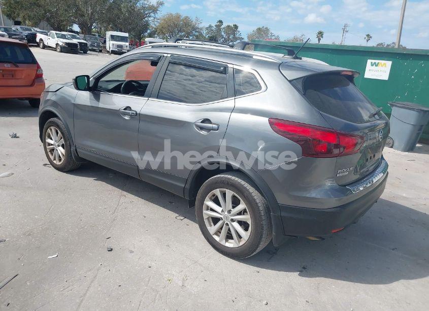 Photo 3 of 2018 Nissan Rogue SPORT SV (VIN JN1BJ1CP6JW100688)