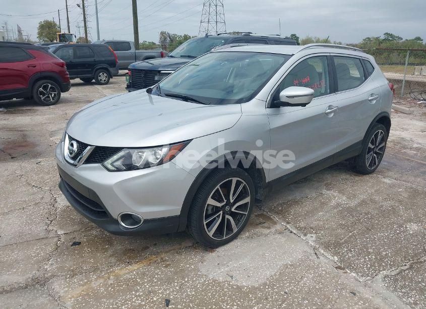 Photo 2 of 2018 Nissan Rogue SPORT SL (VIN JN1BJ1CP6JW102733)
