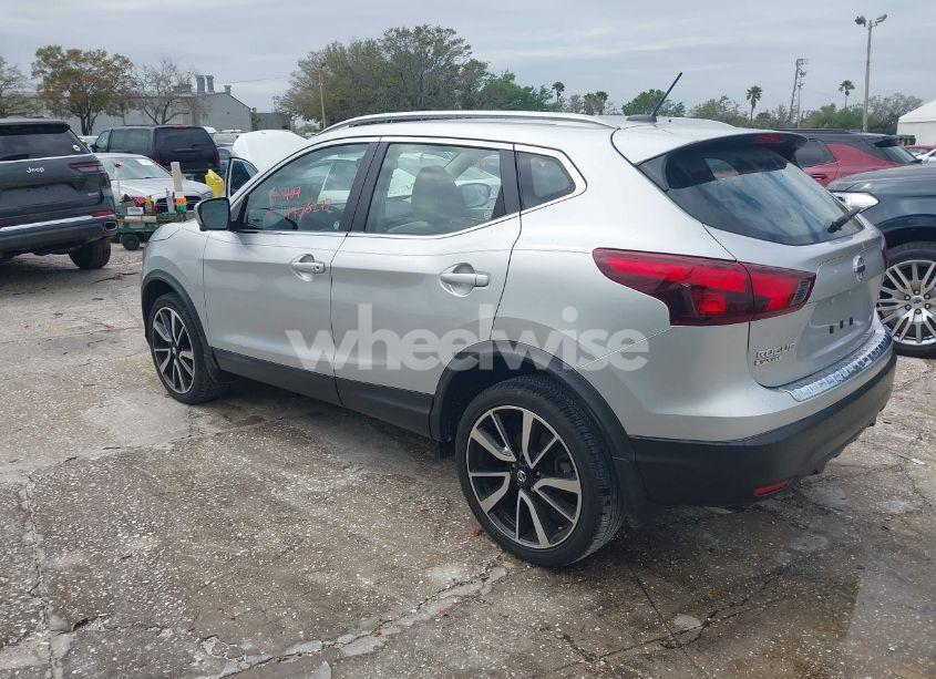 Photo 3 of 2018 Nissan Rogue SPORT SL (VIN JN1BJ1CP6JW102733)
