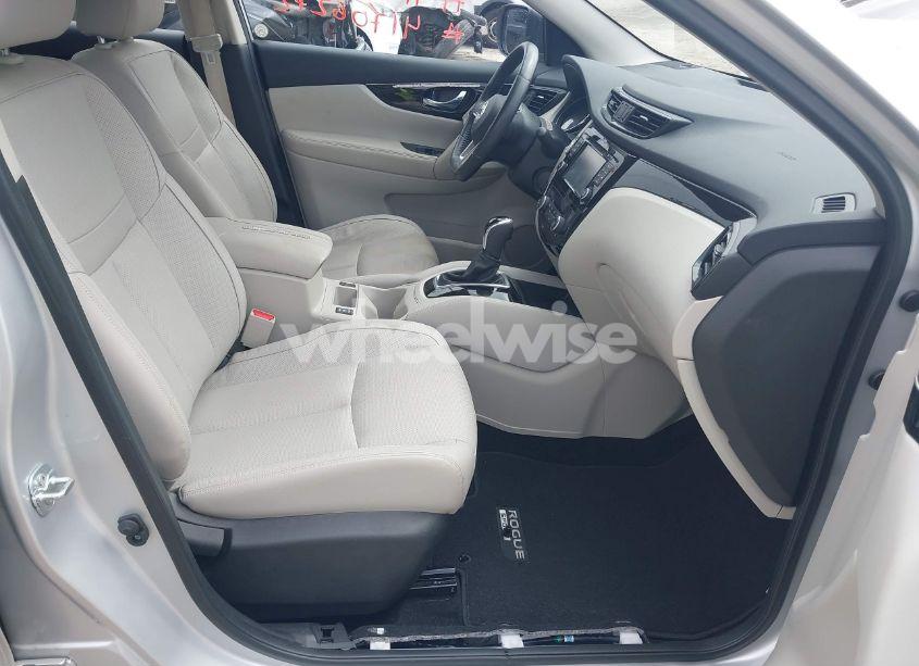 Photo 5 of 2018 Nissan Rogue SPORT SL (VIN JN1BJ1CP6JW102733)
