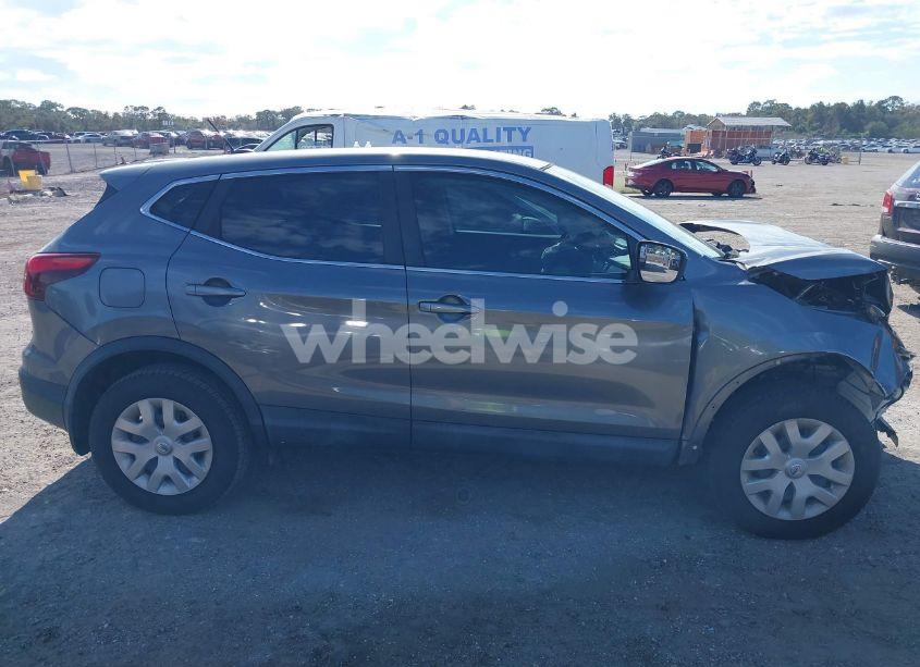 Photo 14 of 2018 Nissan Rogue SPORT S (VIN JN1BJ1CP6JW106121)