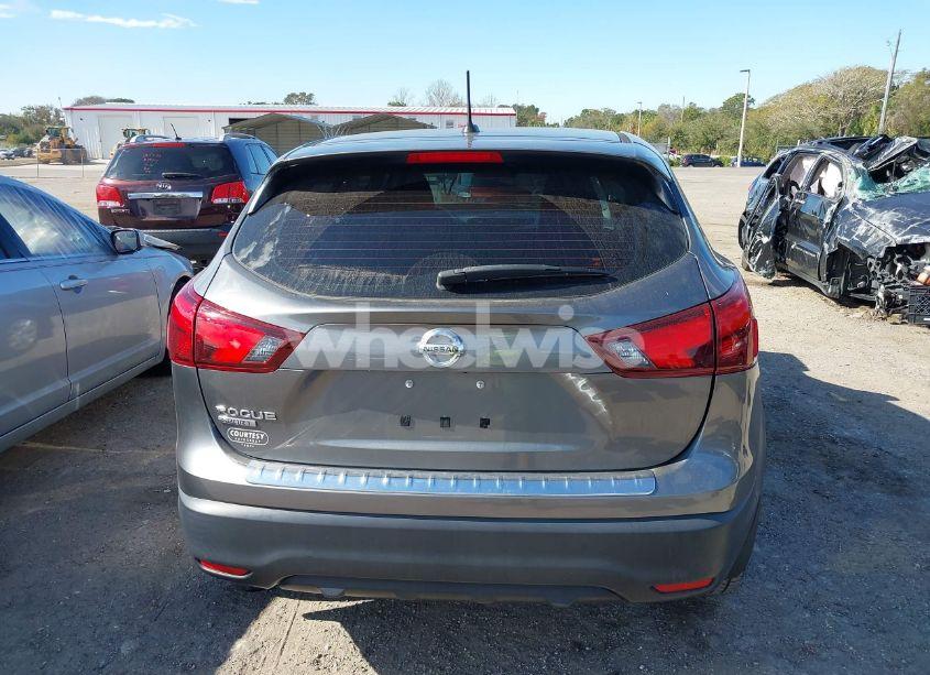 Photo 17 of 2018 Nissan Rogue SPORT S (VIN JN1BJ1CP6JW106121)