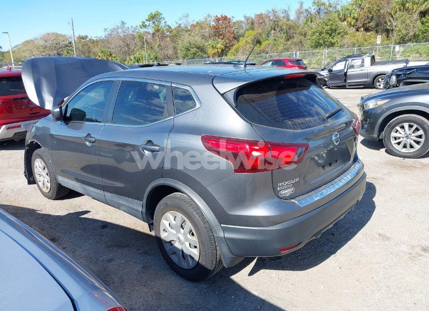 Photo 3 of 2018 Nissan Rogue SPORT S (VIN JN1BJ1CP6JW106121)