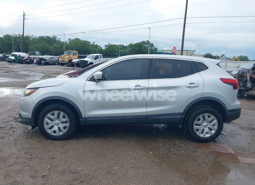 Photo 14 of 2018 Nissan Rogue SPORT S (VIN JN1BJ1CP6JW154895)