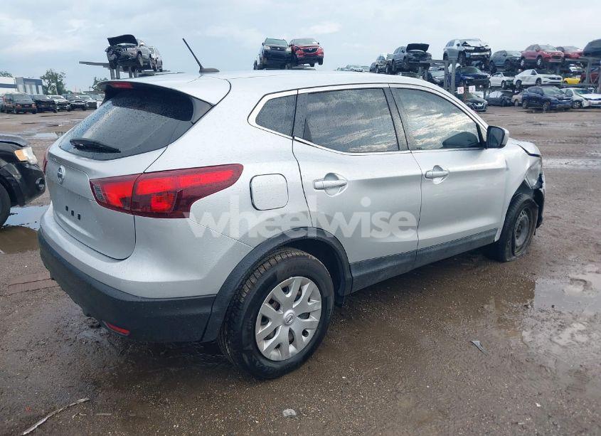 Photo 4 of 2018 Nissan Rogue SPORT S (VIN JN1BJ1CP6JW154895)