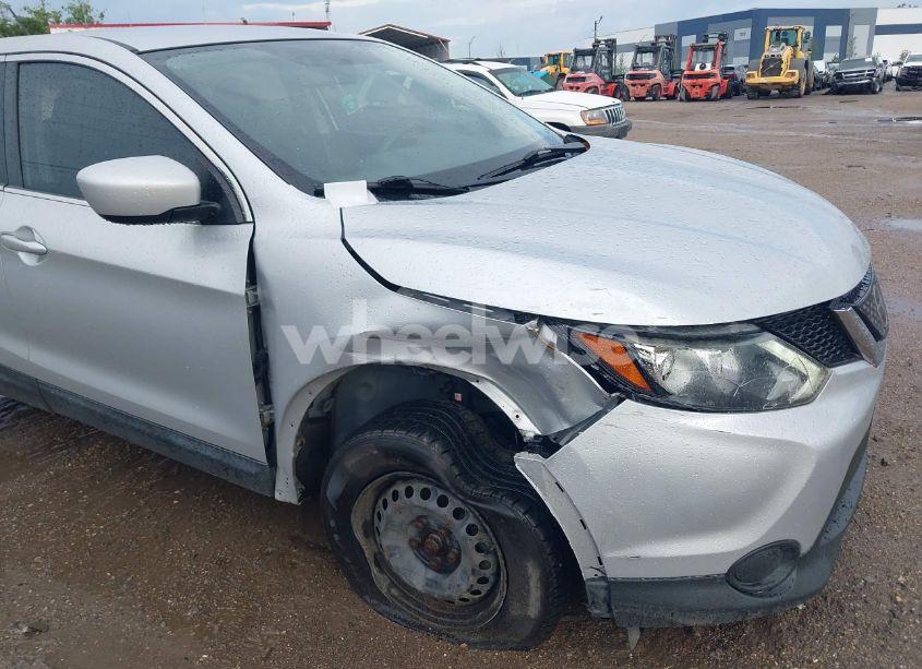 Photo 6 of 2018 Nissan Rogue SPORT S (VIN JN1BJ1CP6JW154895)