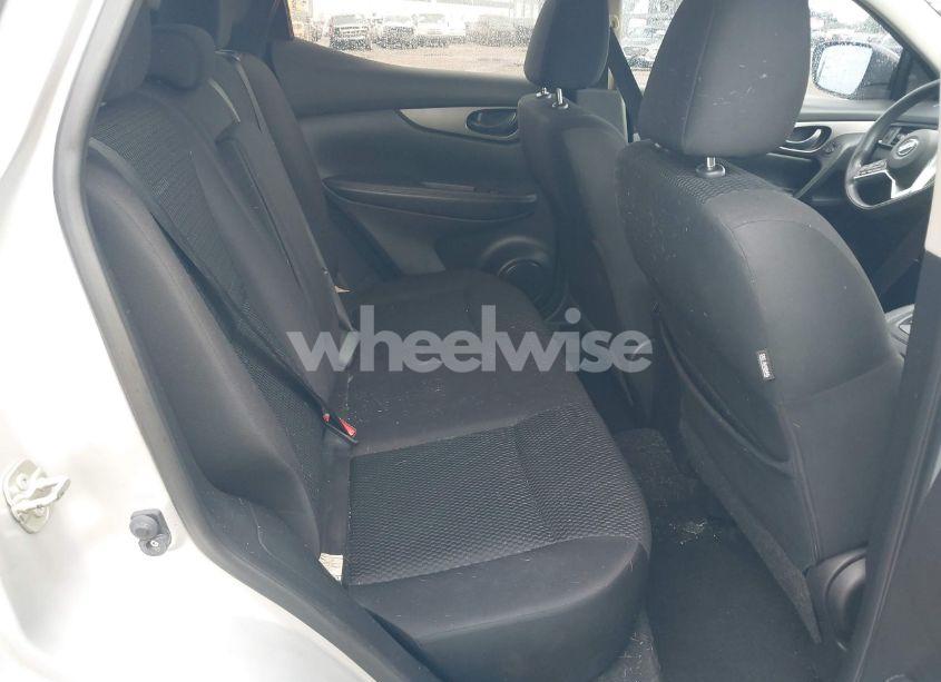 Photo 8 of 2018 Nissan Rogue SPORT S (VIN JN1BJ1CP6JW154895)