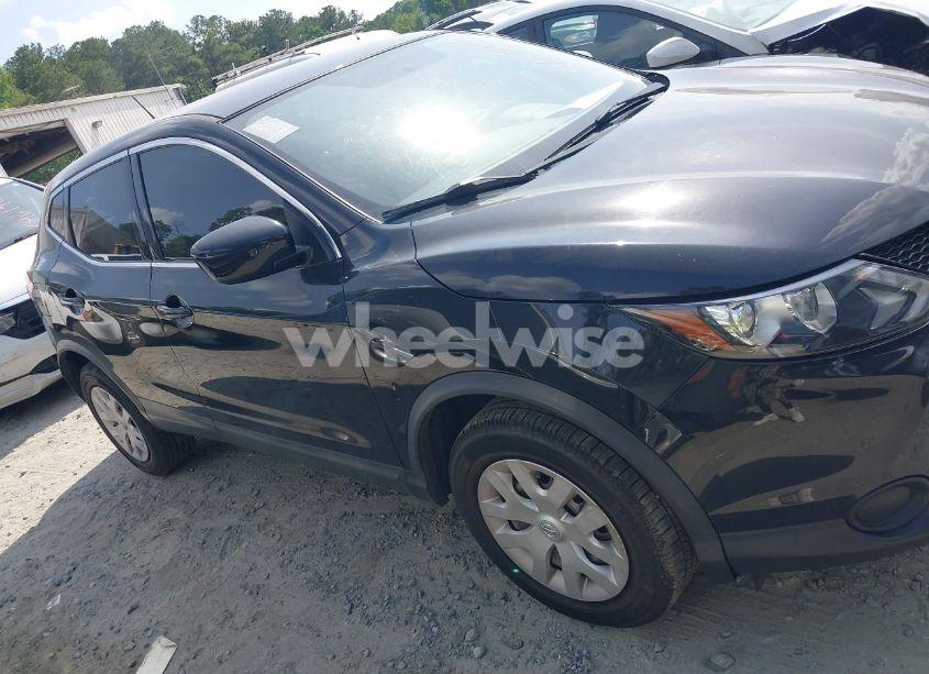 Photo 13 of 2018 Nissan Rogue SPORT S (VIN JN1BJ1CP6JW180364)