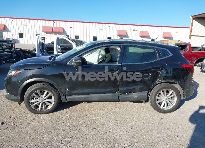 Photo 14 of 2018 Nissan Rogue SPORT SV (VIN JN1BJ1CP6JW181272)