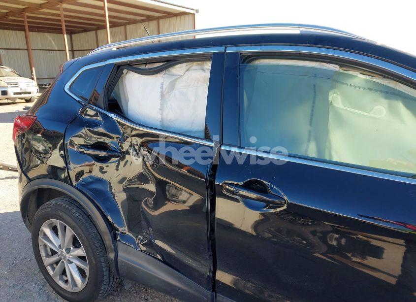 Photo 6 of 2018 Nissan Rogue SPORT SV (VIN JN1BJ1CP6JW181272)