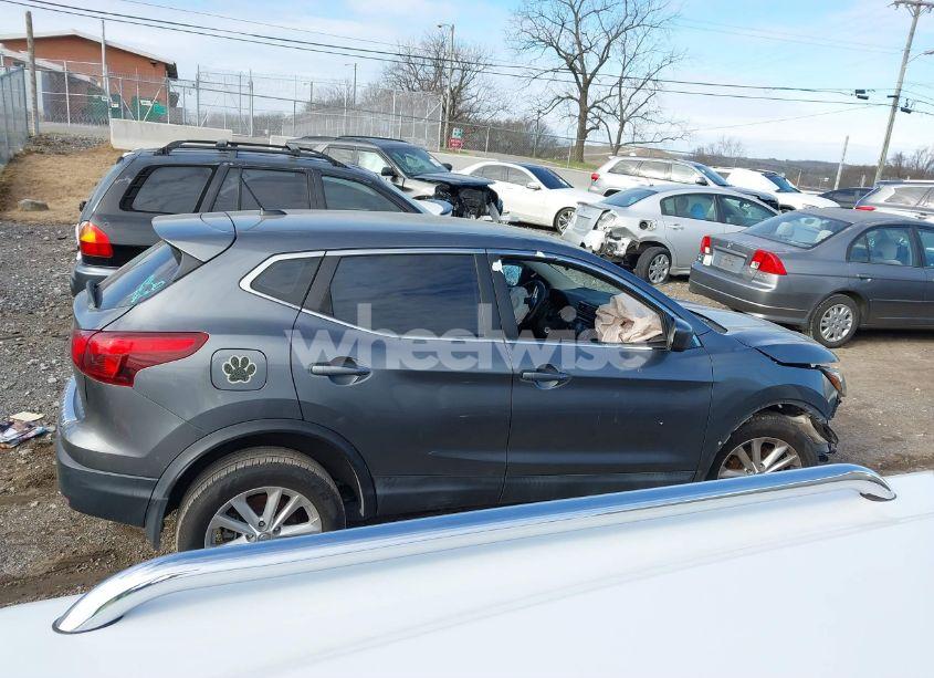 Photo 13 of 2018 Nissan Rogue SPORT S (VIN JN1BJ1CP6JW187427)