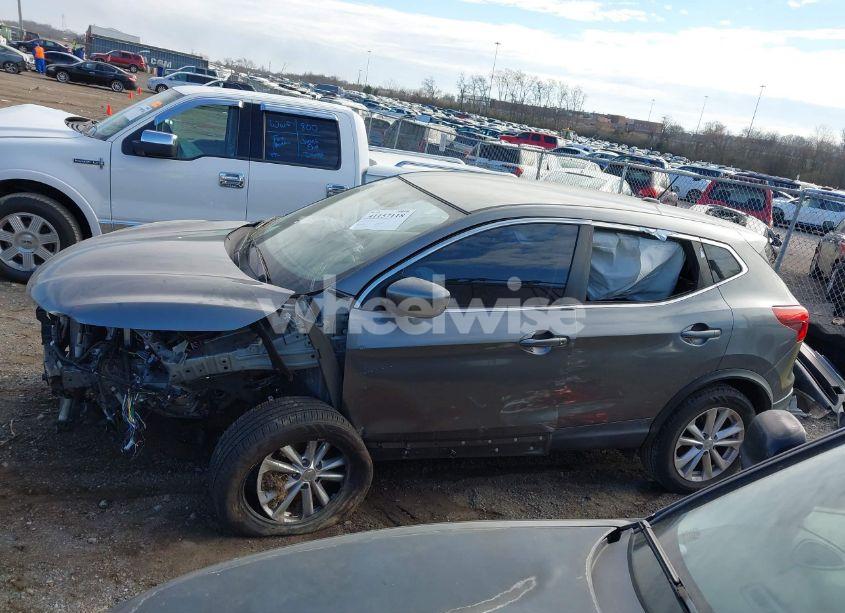 Photo 14 of 2018 Nissan Rogue SPORT S (VIN JN1BJ1CP6JW187427)