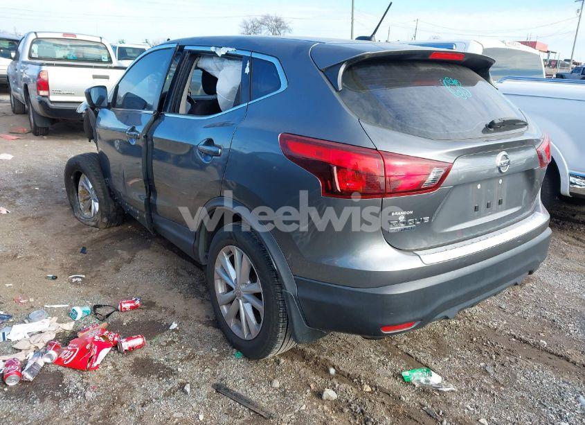 Photo 3 of 2018 Nissan Rogue SPORT S (VIN JN1BJ1CP6JW187427)