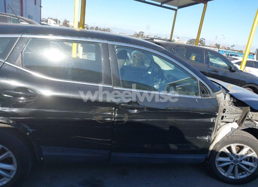 Photo 14 of 2018 Nissan Rogue SPORT S (VIN JN1BJ1CP6JW192210)