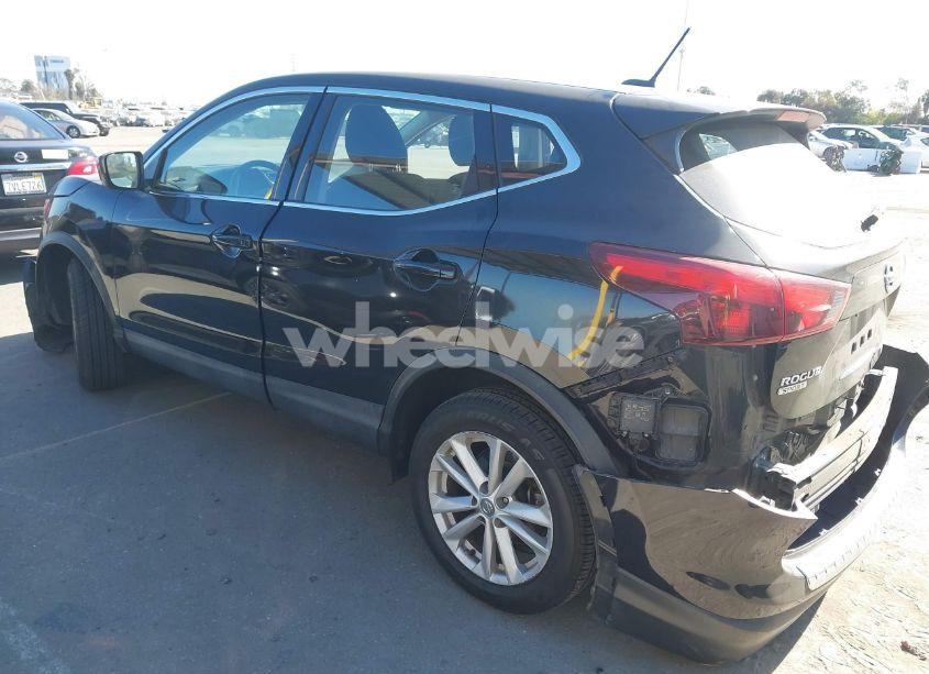 Photo 3 of 2018 Nissan Rogue SPORT S (VIN JN1BJ1CP6JW192210)