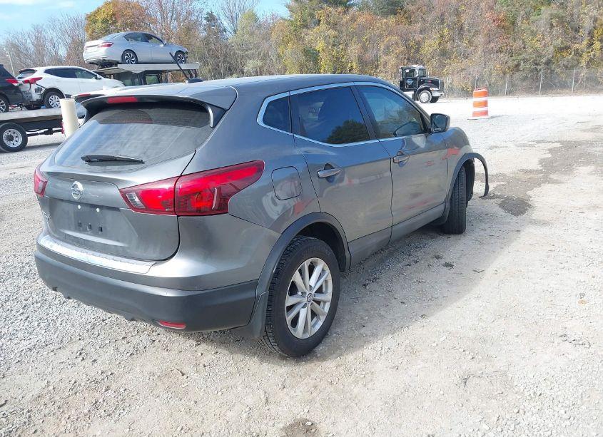 Photo 4 of 2019 Nissan Rogue SPORT S (VIN JN1BJ1CP6KW219441)