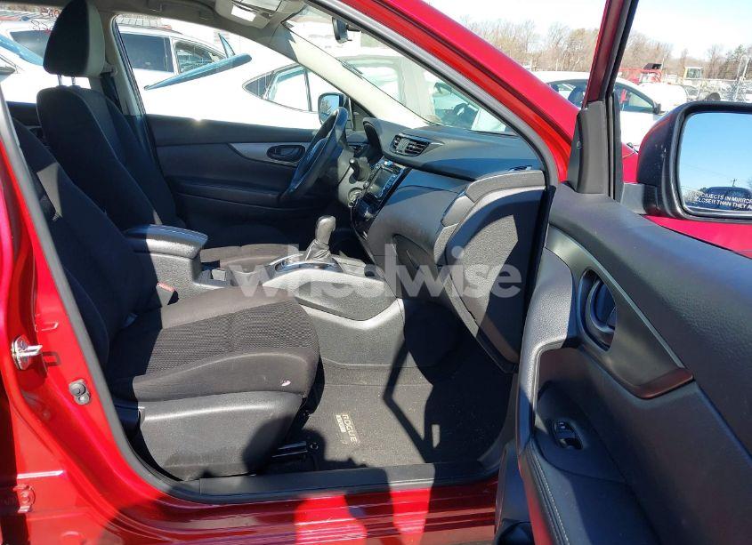 Photo 5 of 2019 Nissan Rogue SPORT S (VIN JN1BJ1CP6KW219973)