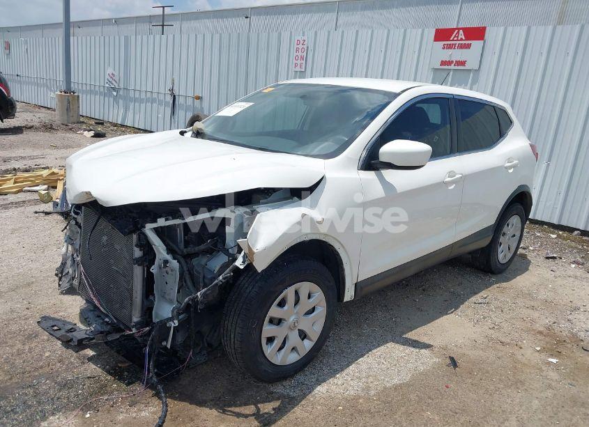 Photo 2 of 2019 Nissan Rogue SPORT S (VIN JN1BJ1CP6KW222386)