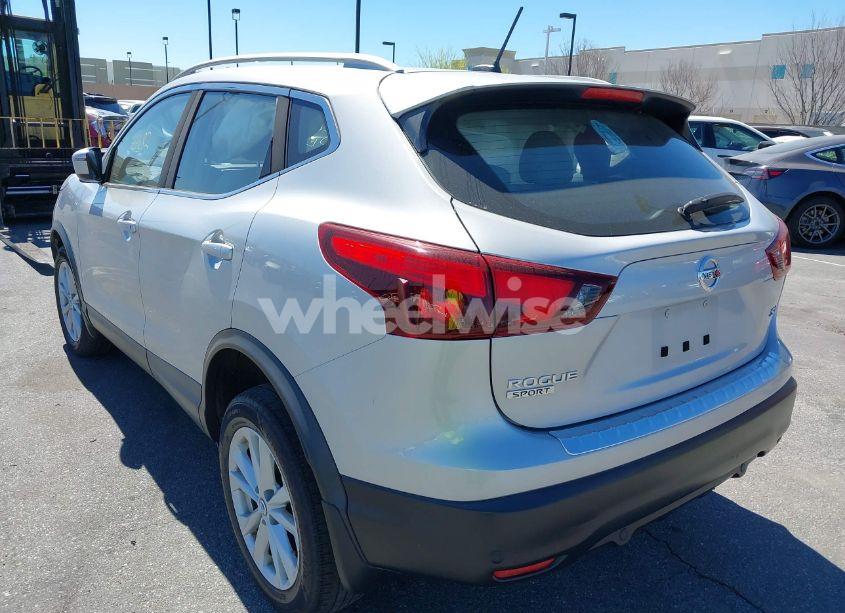 Photo 3 of 2019 Nissan Rogue SPORT SV (VIN JN1BJ1CP6KW238376)