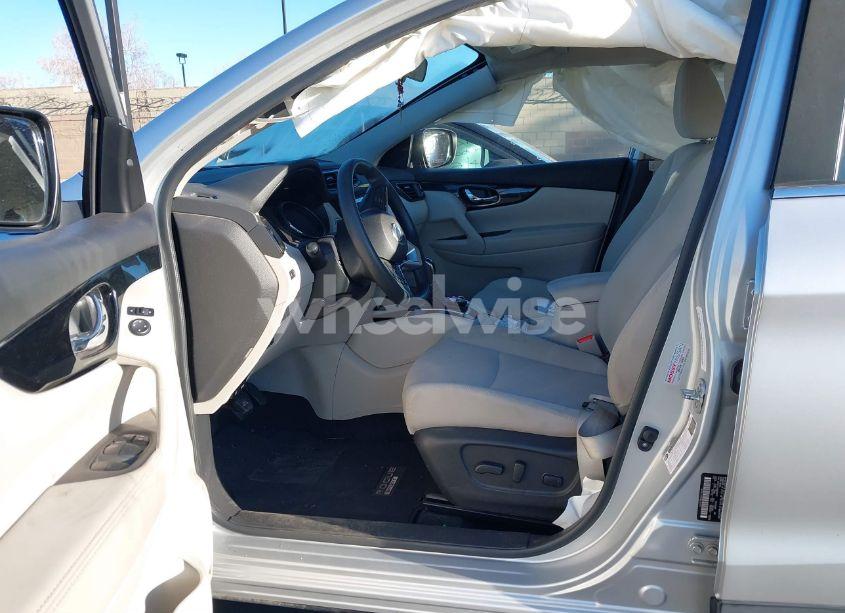 Photo 5 of 2019 Nissan Rogue SPORT SV (VIN JN1BJ1CP6KW238376)