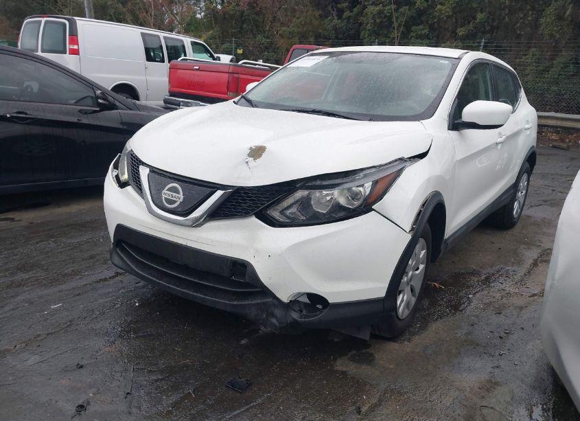 Photo 2 of 2019 Nissan Rogue SPORT S (VIN JN1BJ1CP6KW239480)