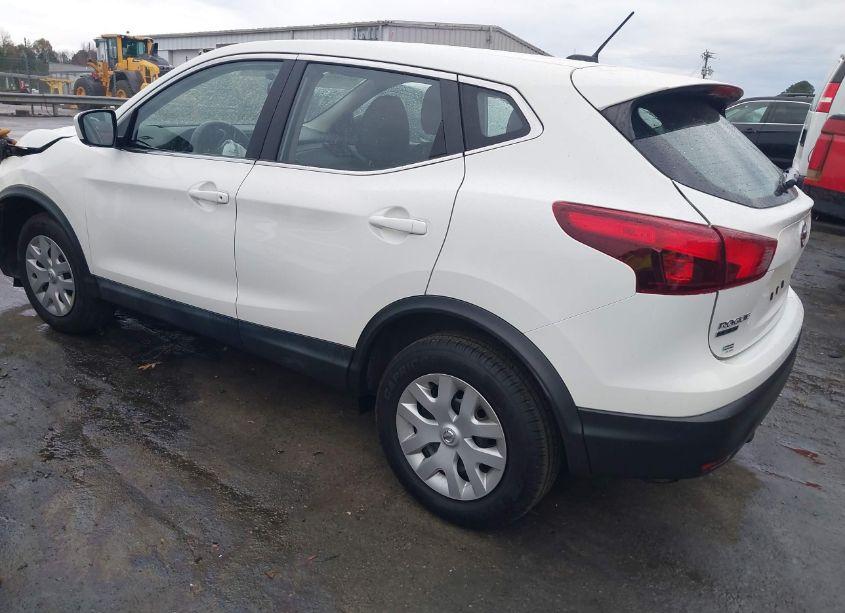 Photo 3 of 2019 Nissan Rogue SPORT S (VIN JN1BJ1CP6KW239480)