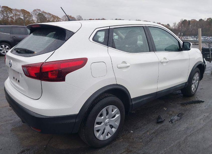 Photo 4 of 2019 Nissan Rogue SPORT S (VIN JN1BJ1CP6KW239480)