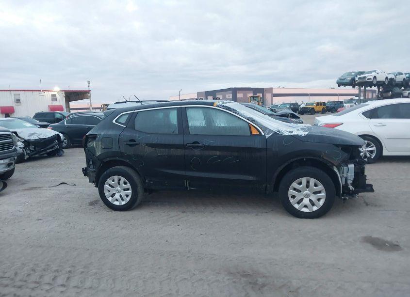 Photo 13 of 2017 Nissan Rogue SPORT S (VIN JN1BJ1CP7HW001842)