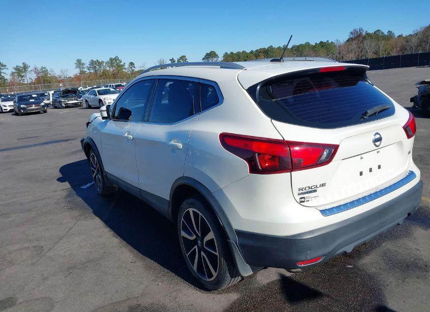 Photo 3 of 2017 Nissan Rogue SPORT SL (VIN JN1BJ1CP7HW008550)