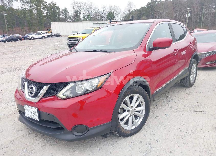 Photo 2 of 2017 Nissan Rogue SPORT S (VIN JN1BJ1CP7HW029852)