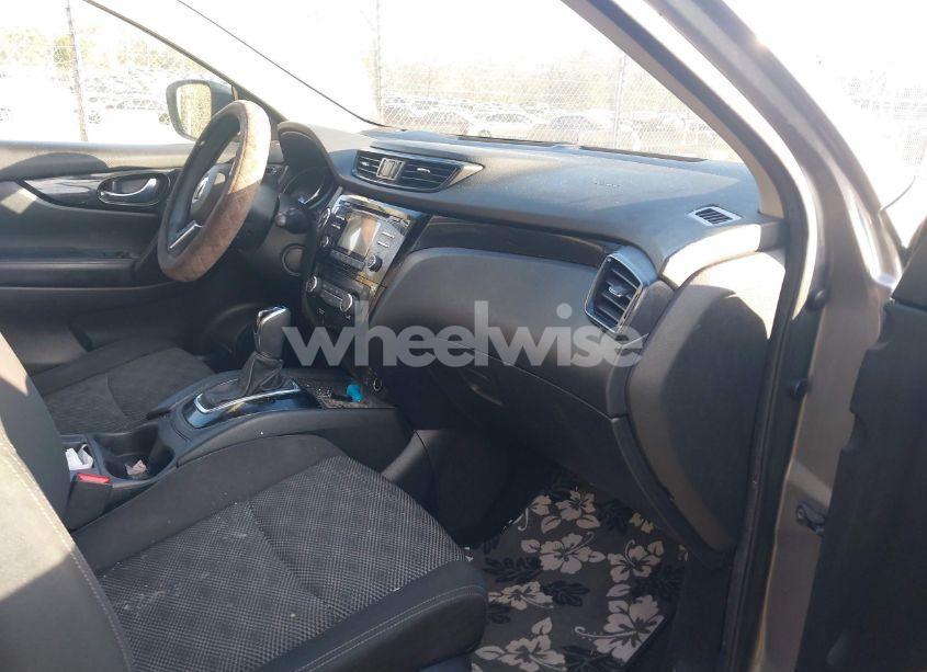 Photo 5 of 2018 Nissan Rogue SPORT SV (VIN JN1BJ1CP7JW107066)